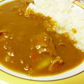 カレーライス　豚と玉ねぎたっぷりー